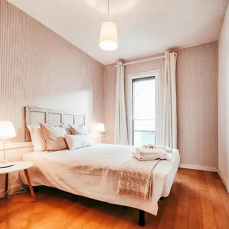 Bridge View With Balcony By Gt House * Sacavém